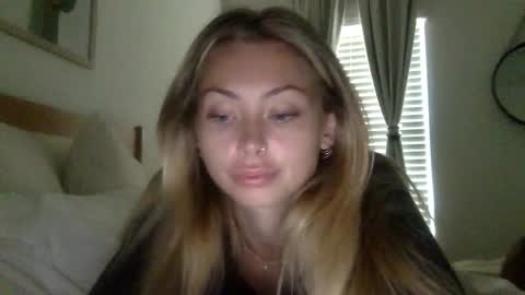 mari rose online show from 10/22/25, 01:55