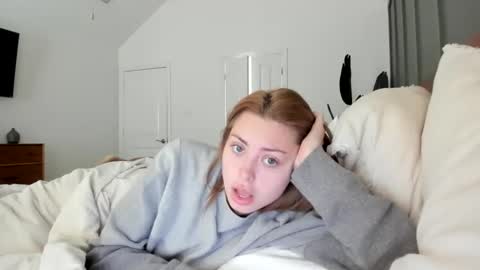 Snapshot of madirose69 chatting on 02/02/26, 03:11 mari rose online show from 02/02/26, 03:11
