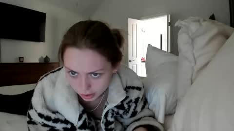 Snapshot of madirose69 chatting on 02/25/26, 05:00 mari rose online show from 02/25/26, 05:00