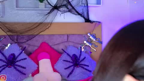    online show from 10/20/25, 07:14