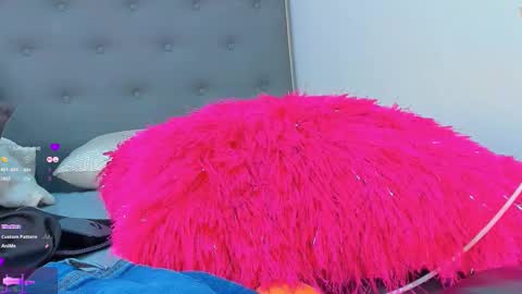   online show from 09/12/25, 02:11