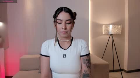 Maddi Collins online show from 11/08/25, 07:34