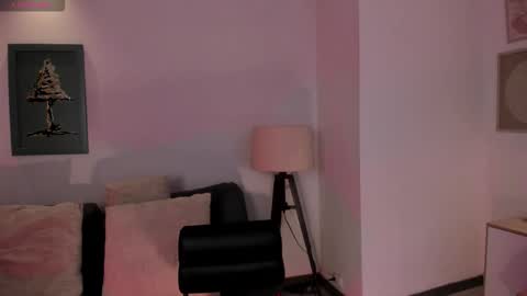 Maddi Collins online show from 11/11/25, 08:09