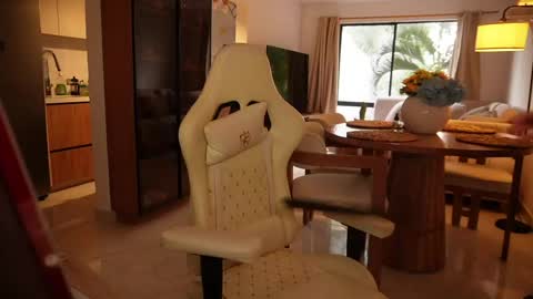 Snapshot of madisonlara chatting on 05/10/26, 10:15 madisonlara online show from 05/10/26, 10:15