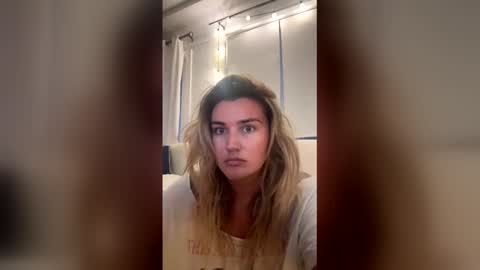 Snapshot of madisonlubbe2 chatting on 04/23/26, 02:57 madisonlubbe2 online show from 04/23/26, 02:57
