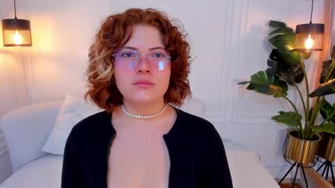 Snapshot of madissonmoore5 chatting on 09/26/25, 11:58 madissonmoore5 online show from 09/26/25, 11:58