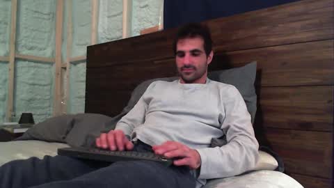 Snapshot of madmax0133 chatting on 01/27/25, 11:43 Guigui online show from 01/27/25, 11:43