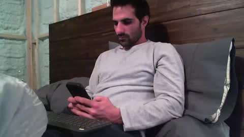 Snapshot of madmax0133 chatting on 02/01/25, 03:19 Guigui online show from 02/01/25, 03:19