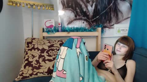 Elizabeth online show from 02/05/25, 01:26