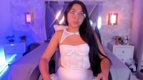 Snapshot of mady_roa chatting on 07/15/26, 12:05 Mady Roa online show from 07/15/26, 12:05