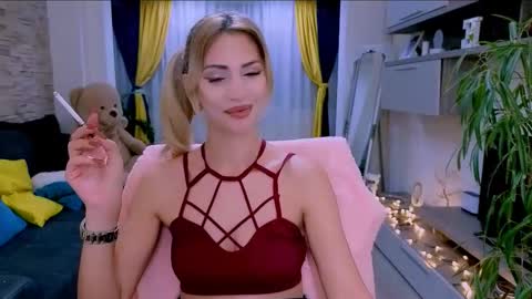 Madye Roberts online show from 11/12/25, 10:52