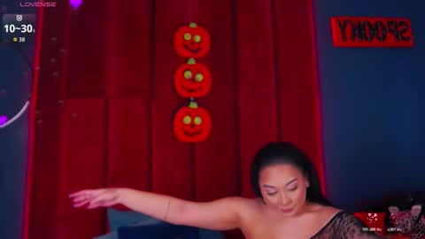 MadyLuxx online show from 11/01/25, 08:22