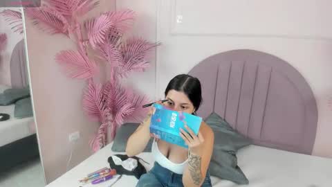madyscarlett online show from 10/19/25, 11:44