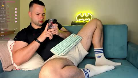Snapshot of madzuru chatting on 06/27/26, 01:32 Gregory online show from 06/27/26, 01:32