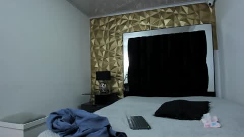 MAEE ANGELS online show from 12/24/24, 07:55