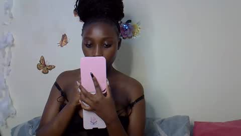 Maee online show from 11/26/25, 08:43