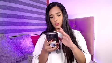 Snapshot of maeena chatting on 01/18/25, 06:10 maeena online show from 01/18/25, 06:10