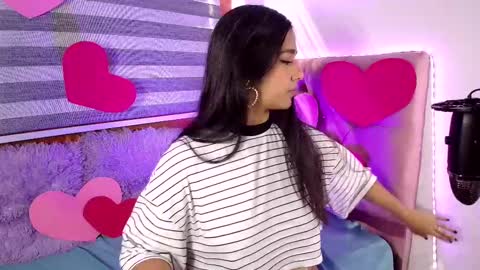 Snapshot of maeena chatting on 02/19/25, 02:34 maeena online show from 02/19/25, 02:34