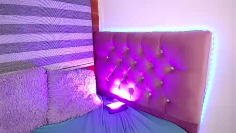 Snapshot of maeena chatting on 02/27/25, 04:21 maeena online show from 02/27/25, 04:21