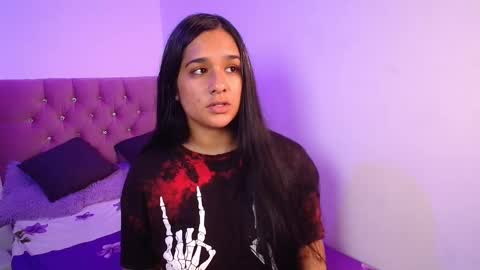 Snapshot of maeena chatting on 02/16/26, 11:01 maeena online show from 02/16/26, 11:01