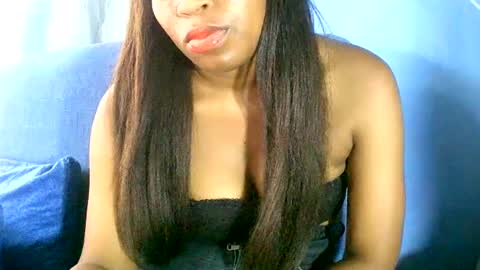 MaelahLove online show from 12/05/24, 09:39