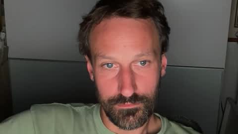 Snapshot of maenu_69 chatting on 09/21/25, 08:21 maenu_69 online show from 09/21/25, 08:21