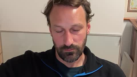 Snapshot of maenu_69 chatting on 10/12/25, 09:36 maenu_69 online show from 10/12/25, 09:36