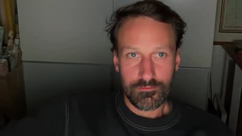 Snapshot of maenu_69 chatting on 10/18/25, 09:37 maenu_69 online show from 10/18/25, 09:37