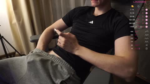 Snapshot of maestro3369 chatting on 12/24/24, 08:05 Mike XMaestro 3369 online show from 12/24/24, 08:05