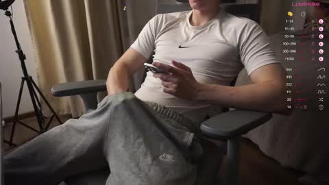 Snapshot of maestro3369 chatting on 02/12/25, 03:49 Mike XMaestro 3369 online show from 02/12/25, 03:49