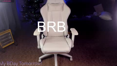 Maevee online show from 12/26/24, 09:11