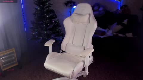 Maevee online show from 01/15/25, 11:00