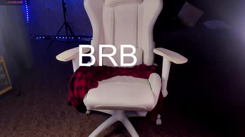 Maevee online show from 02/09/25, 09:37