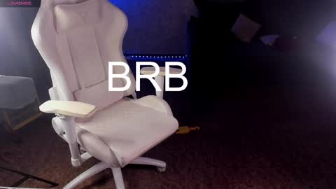 Maevee online show from 02/10/25, 09:47