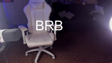 Maevee online show from 03/03/25, 09:55