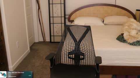 Snapshot of maeveminx chatting on 10/06/25, 03:37 Mae online show from 10/06/25, 03:37