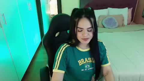 Snapshot of mafer_meow chatting on 06/27/26, 10:48 Mafer Flor online show from 06/27/26, 10:48