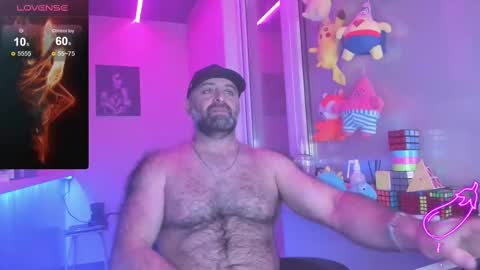 Snapshot of magabear chatting on 02/10/25, 04:14 Magabear online show from 02/10/25, 04:14