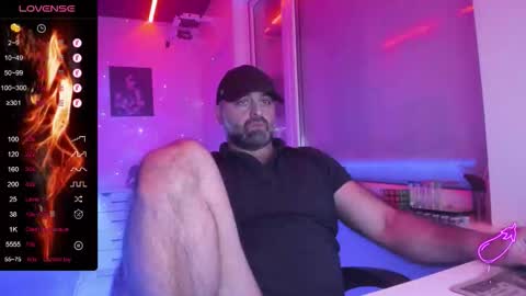 Snapshot of magabear chatting on 02/09/26, 11:31 Magabear online show from 02/09/26, 11:31