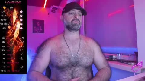 Snapshot of magabear chatting on 02/17/26, 03:25 Magabear online show from 02/17/26, 03:25