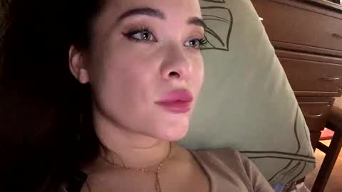 magggg658318 online show from 09/19/25, 12:17