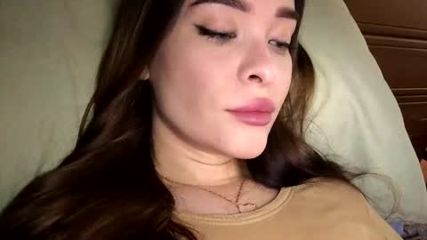 magggg658318 online show from 09/25/25, 11:58