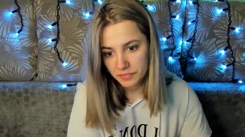 Maggie online show from 03/09/25, 05:22