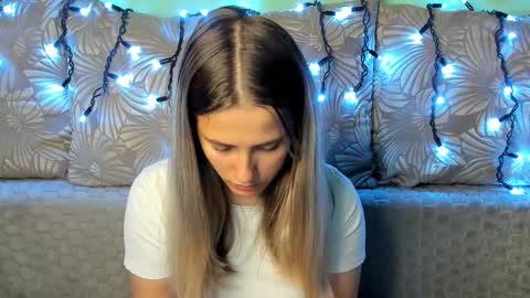 Maggie online show from 10/14/25, 12:33