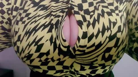 Maggie   online show from 01/22/25, 02:48