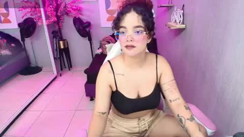 Snapshot of maggy_t18 chatting on 05/08/26, 03:56 Maggy online show from 05/08/26, 03:56