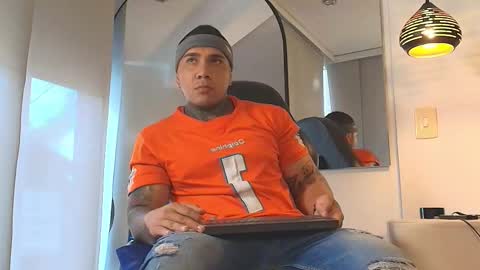 Snapshot of magic_clayton chatting on 10/27/25, 09:41 Magic online show from 10/27/25, 09:41