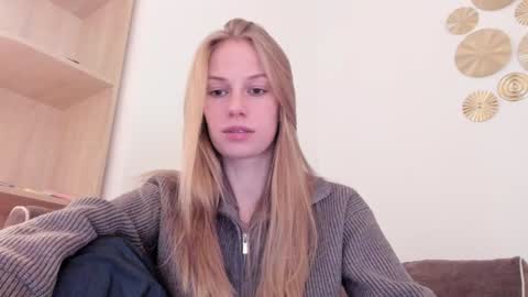 Alice  online show from 11/06/25, 01:12