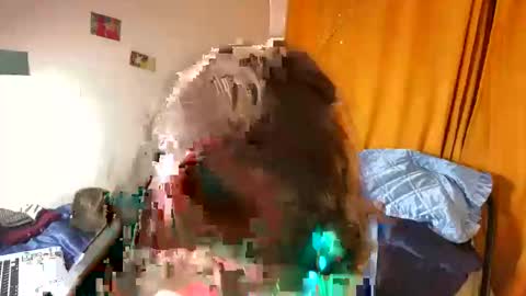 Snapshot of magic_mini_moon chatting on 12/31/24, 09:17 Mikky or Moon online show from 12/31/24, 09:17