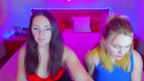 Lili and Bella online show from 12/06/24, 02:17